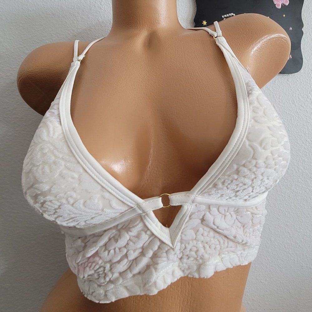 1160   XSMALL Vctoria's Secret Lightly Lined Bralette NWT